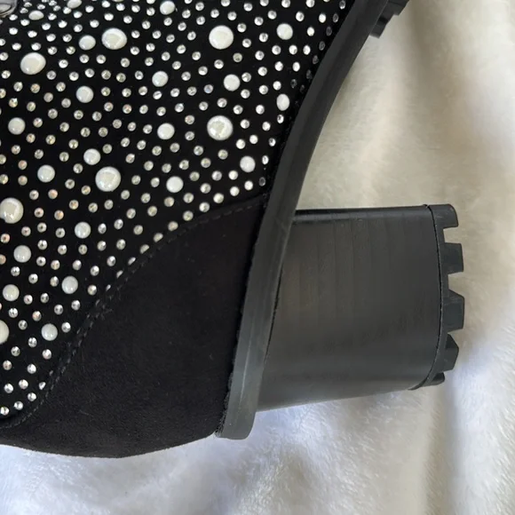 LAUREN LORRAINE PEARL-AND RHINESTONE FUR HEELED BOOTIE SIZE 6 - Picture 8 of 9